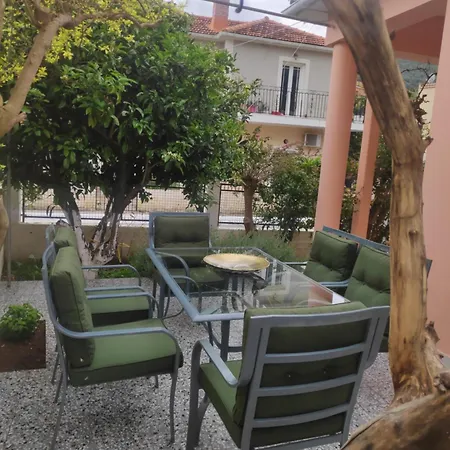 το σπίτι με τις βουκαμβίλιες * Agia Efimia