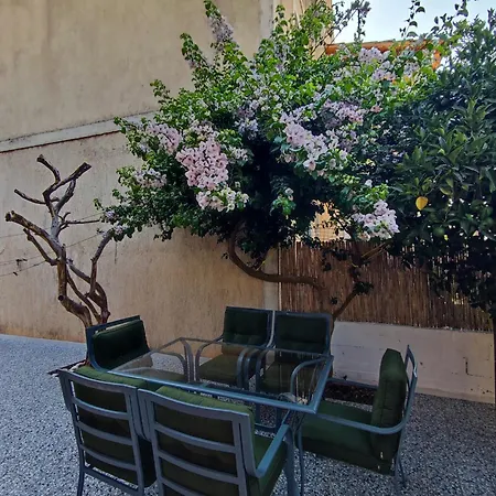 το σπίτι με τις βουκαμβίλιες Vakantiehuis Agia Efimia